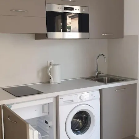 Place Close To The Ac Air , Wi Fi, Parking Apartamento *