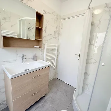 Apartamento Place Close To The Ac Air , Wi Fi, Parking *
