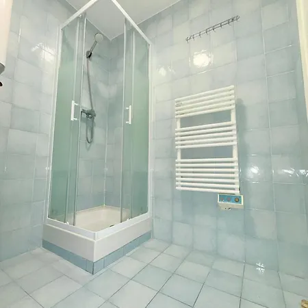 Place Close To The Ac Air , Wi Fi, Parking Nice