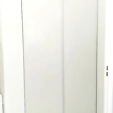 Place Close To The Ac Air , Wi Fi, Parking Appartement *