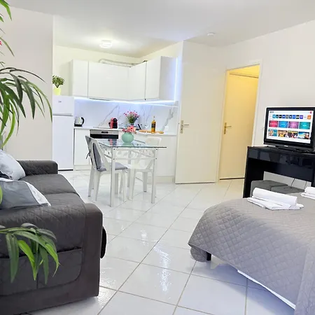 Appartement Place Close To The Ac Air , Wi Fi, Parking