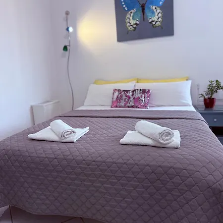 Place Close To The Ac Air , Wi Fi, Parking Appartement *