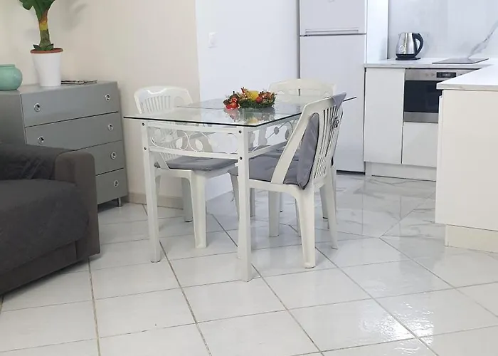 Place Close To The Ac Air , Wi Fi, Parking Appartement *