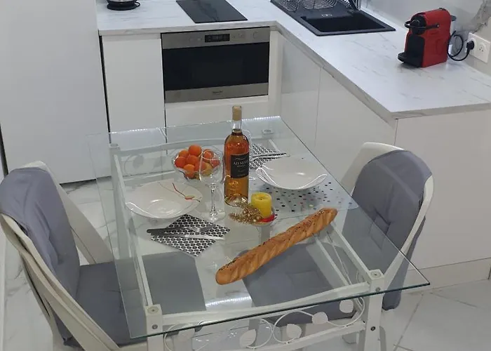 Place Close To The Ac Air , Wi Fi, Parking Appartement