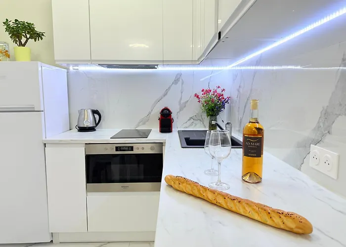 Place Close To The Ac Air , Wi Fi, Parking Appartement