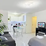 Place Close To The Ac Air , Wi Fi, Parking 니스